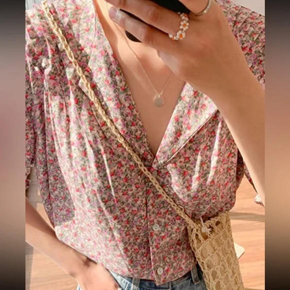 DAZY Short Sleeve Blouse with Vintage Floral Print Size XL - Picture 2 of 7